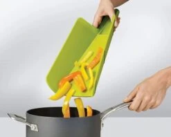 Joseph Joseph Chop2Pot Plus Small - Green -Le Creuset Store 27398 19192