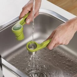 Joseph Joseph Helix Garlic Press 9 Joseph Joseph Helix Garlic Press -Le Creuset Store 27431 19150