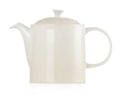 Le Creuset Grand Teapot - Meringue 8 Le Creuset Grand Teapot - Meringue -Le Creuset Store 45401 4824