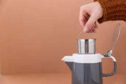 La Cafetiere Barcelona Teapot 4 Cup Cool Grey -Le Creuset Store 49161 36100